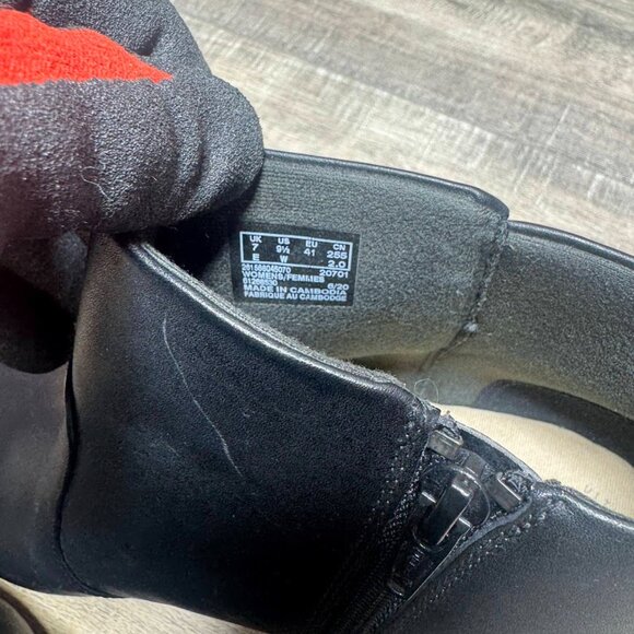 Clarks Linvale Judith Black Leather Kitten Heel Ankle Boots Women's Size 9.5 - Picture 5 of 7